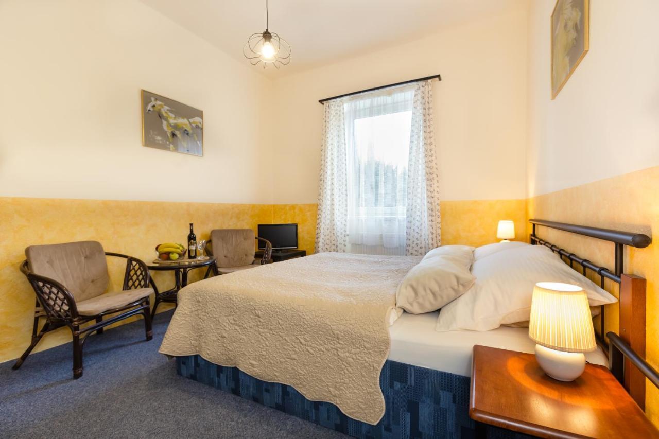 Hotel Atlas Ceske Budejovice Kültér fotó