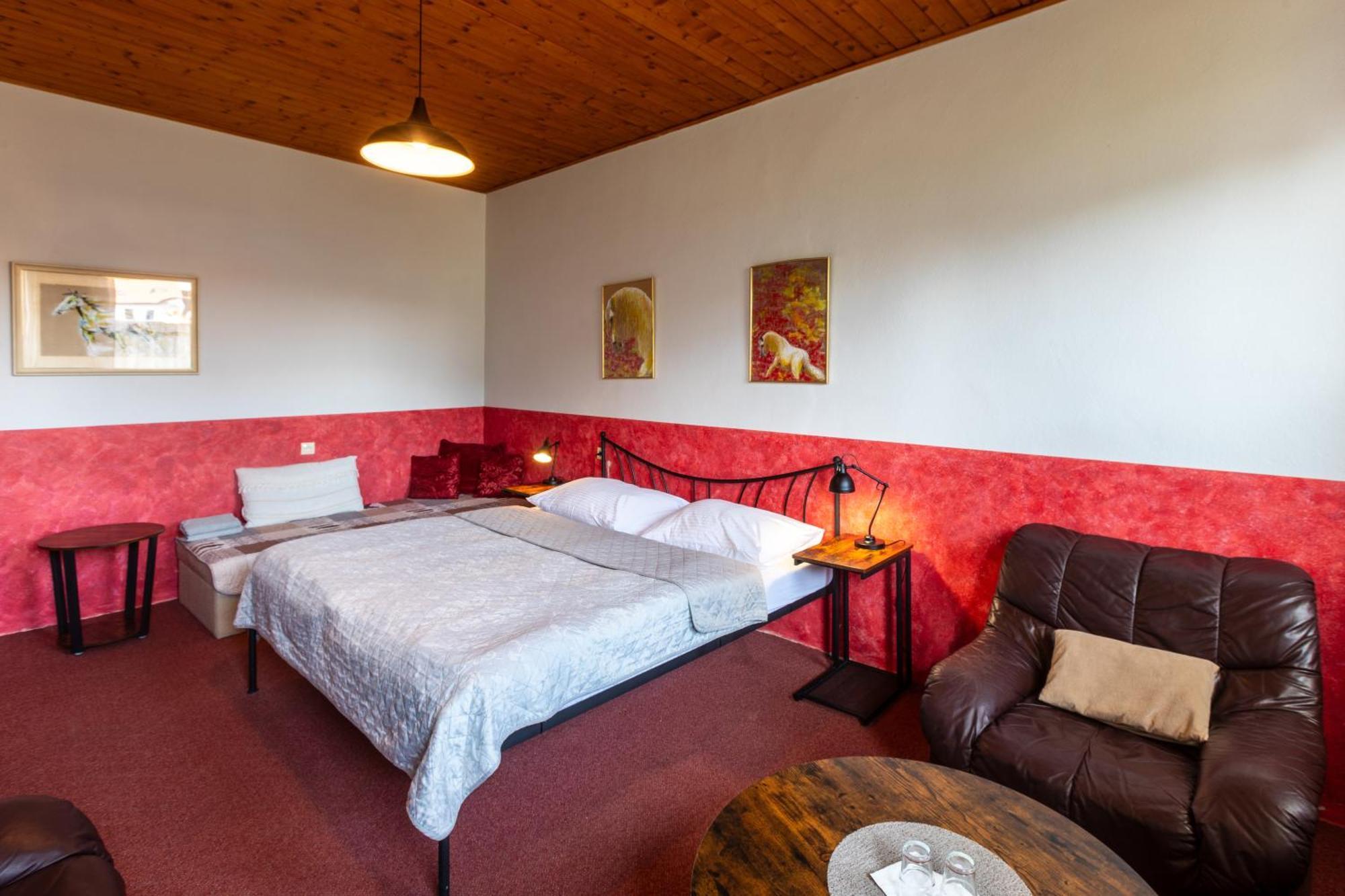 Hotel Atlas Ceske Budejovice Kültér fotó
