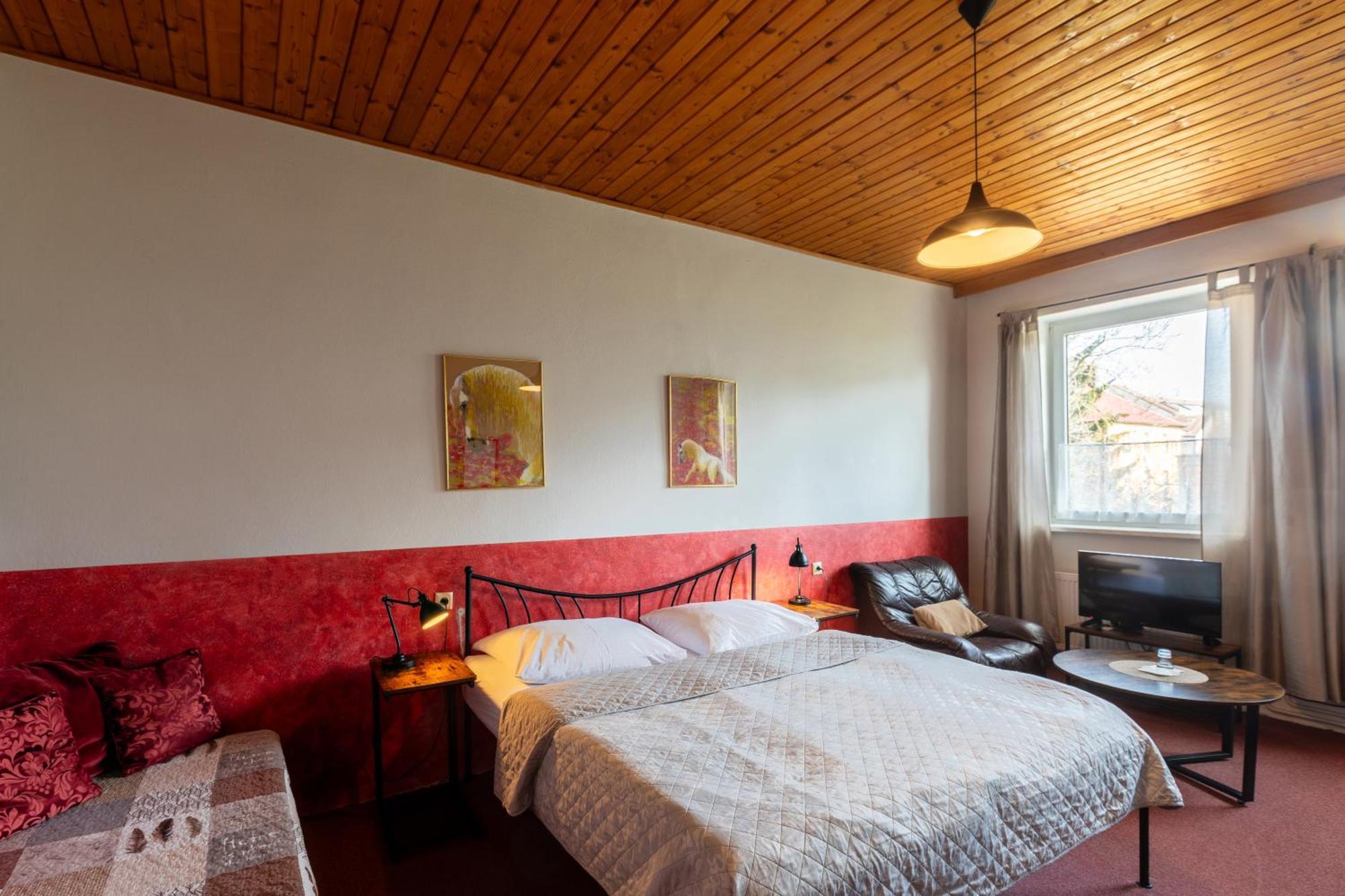 Hotel Atlas Ceske Budejovice Szoba fotó
