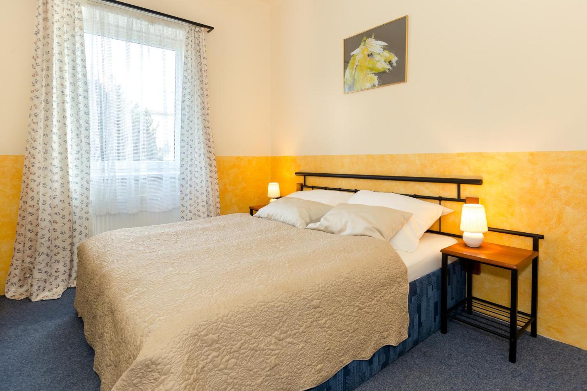 Hotel Atlas Ceske Budejovice Szoba fotó